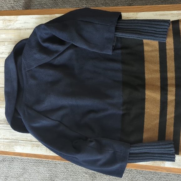 Yest lightweight jacket. - Picture 9 of 9